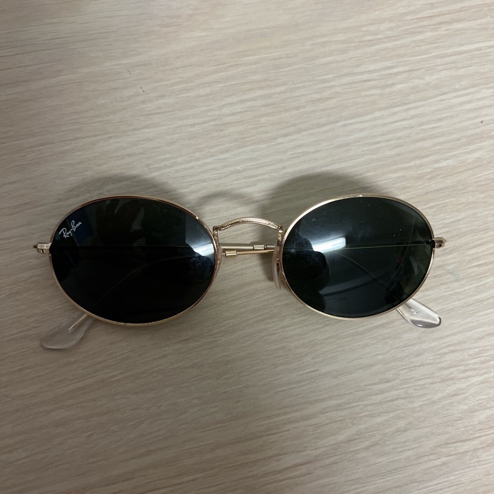 Authentic ray ban oval unisex sunglasses #rayban #raybans #vintage #sunglasses
